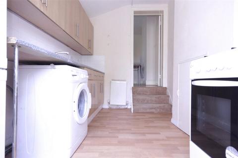 3 bedroom apartment to rent, Kensington Gardens, Ilford, IG1