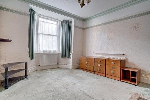 3 bedroom end of terrace house for sale, Avenue Road, Old Town, Swindon, Wiltshire, SN1