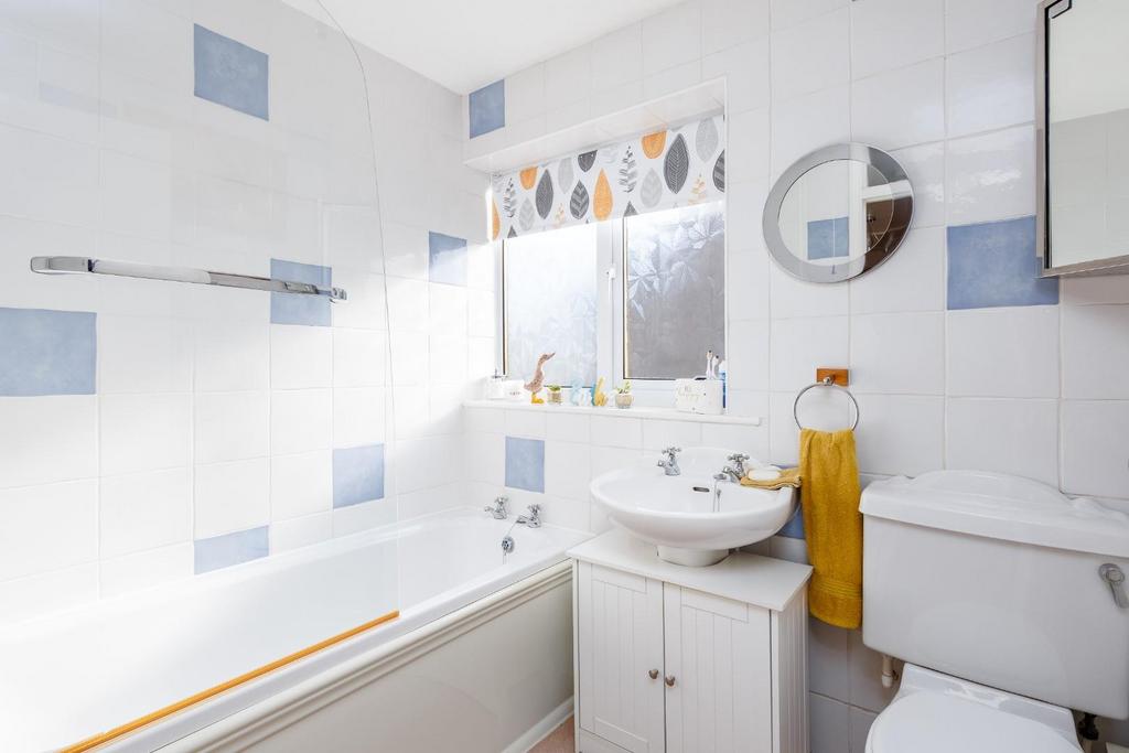 Mustaver Luxford Road Crowborough TN62 PP Roots Prop