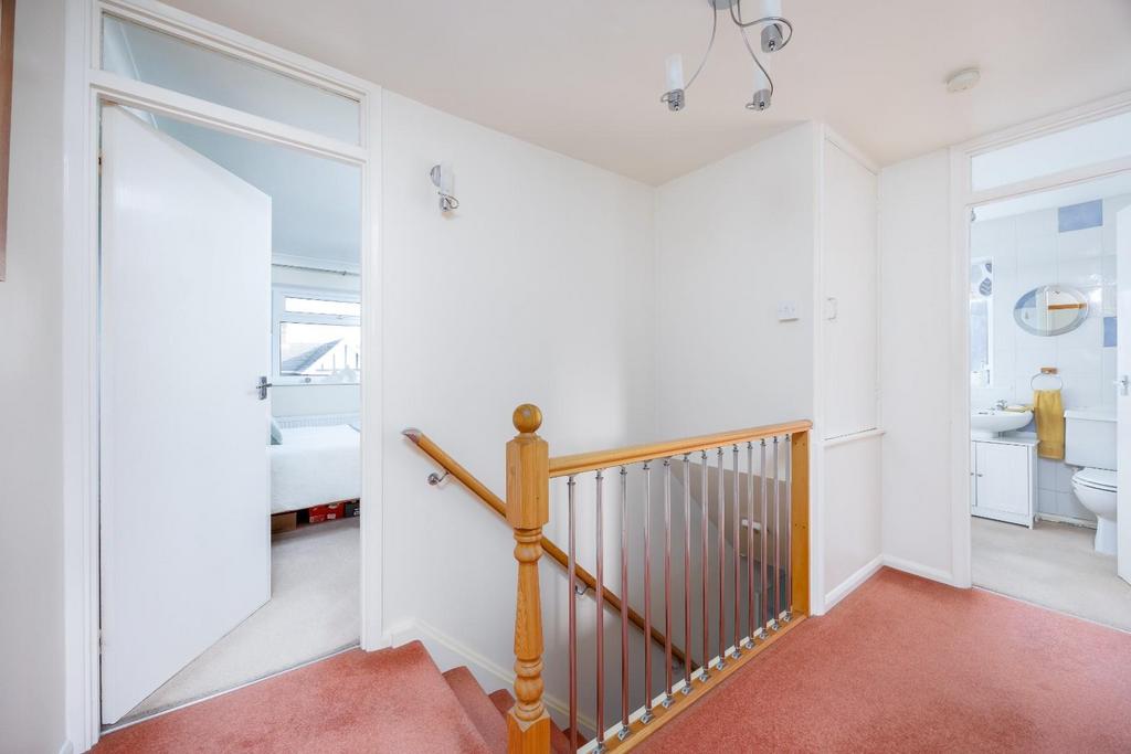 Mustaver Luxford Road Crowborough TN62 PP Roots Prop