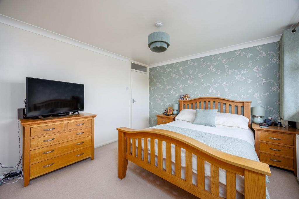Mustaver Luxford Road Crowborough TN62 PP Roots Prop