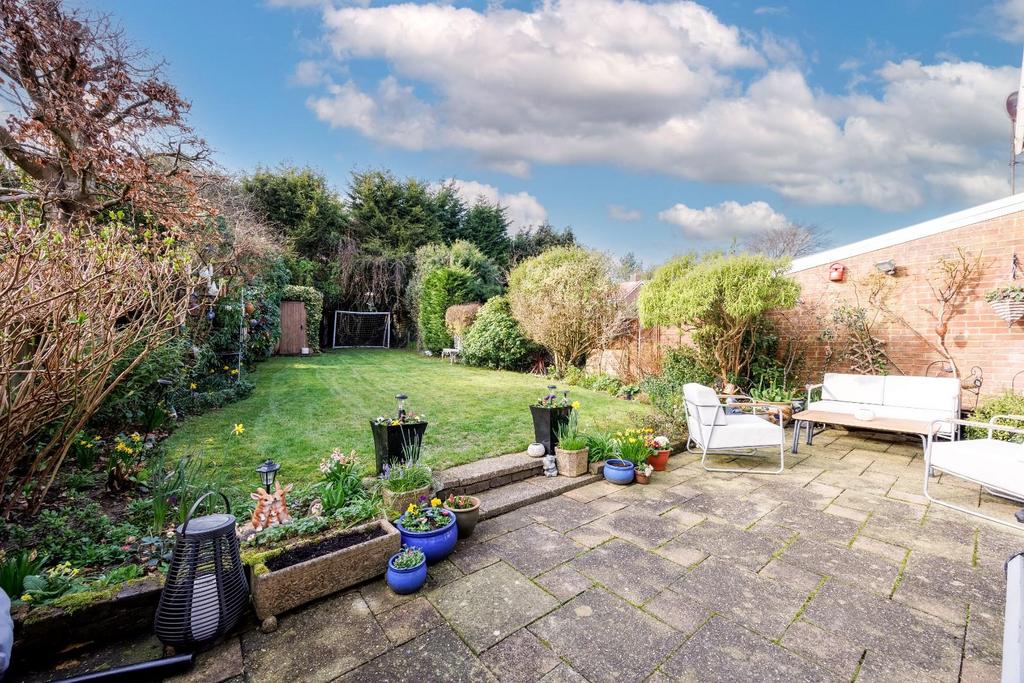 Mustaver Luxford Road Crowborough TN62 PP Roots Prop
