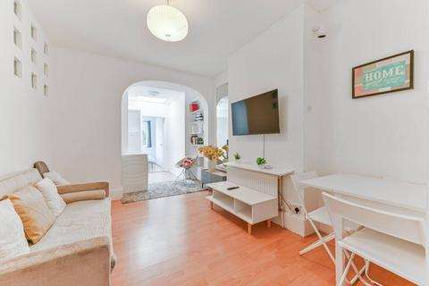 Bishops Park Road, Norbury, London, SW16