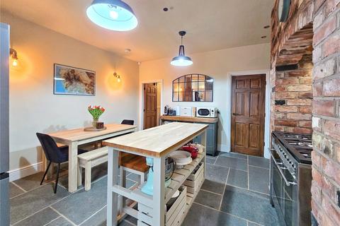 2 bedroom terraced house for sale, Mount Terrace, Rawtenstall, Rossendale, BB4