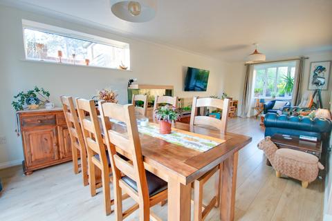 undefined, THREE DOUBLE BEDROOMS! ENSUITE! LOTS OF PARKING! A MUST SEE!