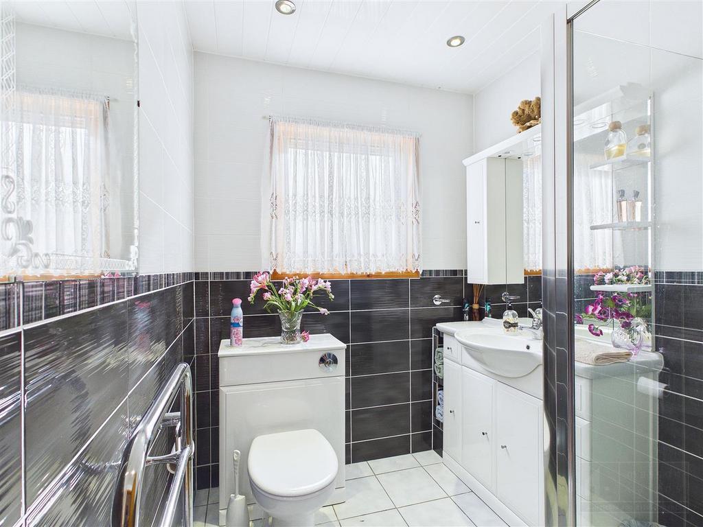 Family Shower Room
