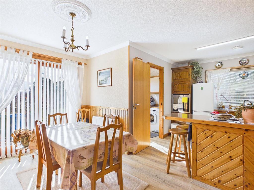 Kitchen &amp; Dining Area