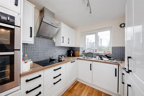 2 bedroom apartment to rent, Ringwood Gardens, Isles of Dogs, E14