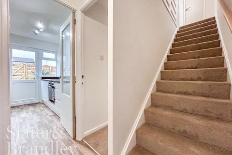 2 bedroom terraced house to rent, Gosforth Court, Nottingham, Nottinghamshire, NG2