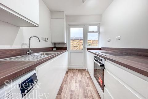 2 bedroom terraced house to rent, Gosforth Court, Nottingham, Nottinghamshire, NG2