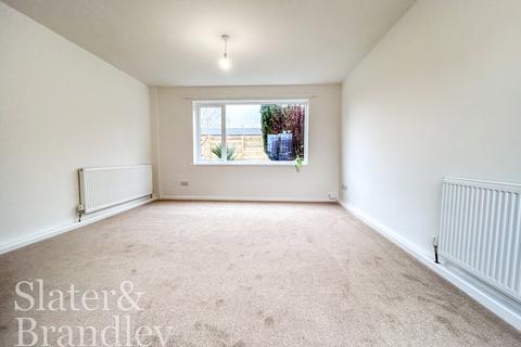 2 bedroom terraced house to rent, Gosforth Court, Nottingham, Nottinghamshire, NG2