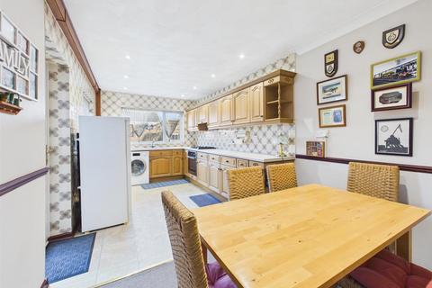 3 bedroom terraced house for sale, Innsworth Lane, Longlevens, Gloucester