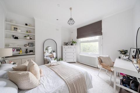 2 bedroom flat to rent, Mallinson Road, London, SW11