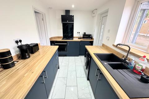 2 bedroom end of terrace house for sale, Balliol Road, Daventry, NN11 4SF
