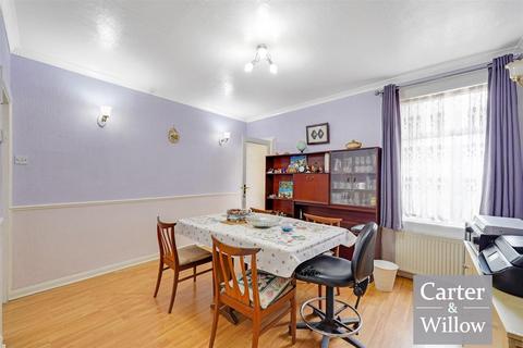 3 bedroom terraced house for sale, Harrow Road, Essex