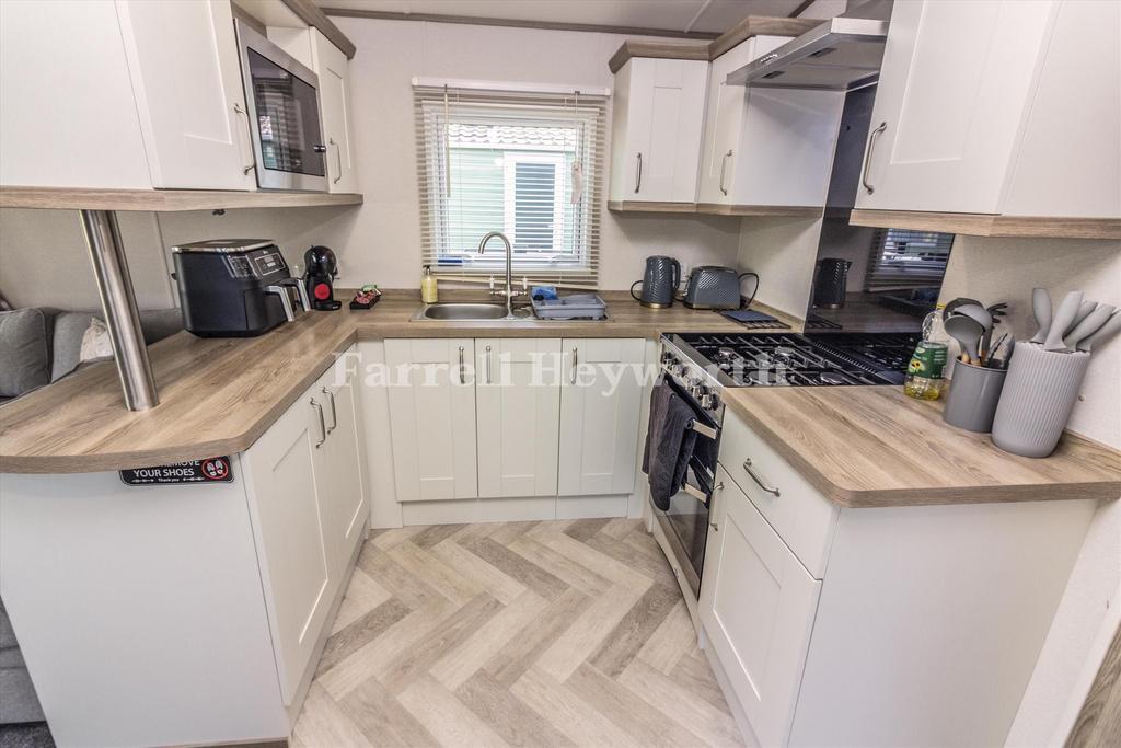 Kitchen b