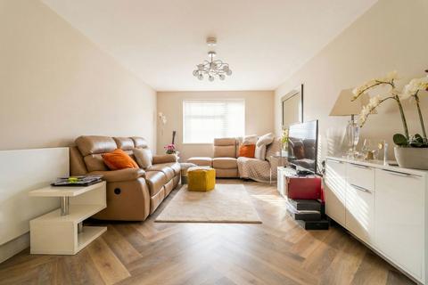 2 bedroom apartment for sale, Sir Robert Peel Court, Stratford Road, Shirley