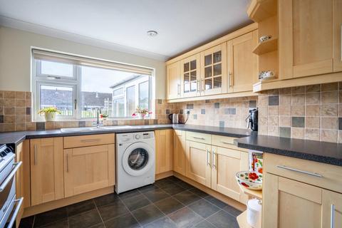 2 bedroom bungalow for sale, Carrfield, Woodthorpe, York