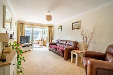 2 bedroom bungalow for sale, Carrfield, Woodthorpe, York