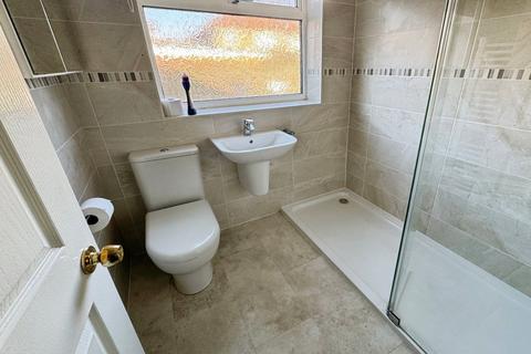 3 bedroom bungalow for sale, Southdown Road, York YO32