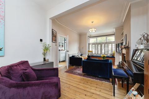 3 bedroom terraced house for sale, Shakespeare Crescent, London