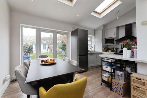 3 bedroom terraced house for sale, Shakespeare Crescent, London