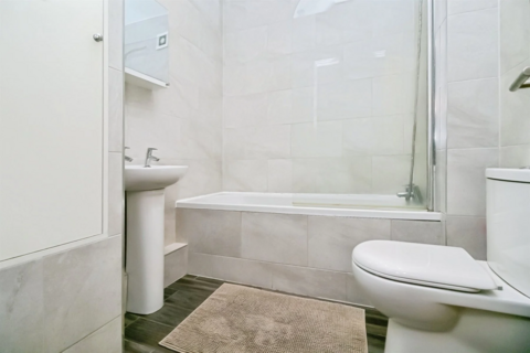 2 bedroom apartment to rent, Mary Street, PORTHCAWL, CF36