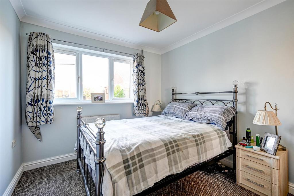Bedroom 1.jpg