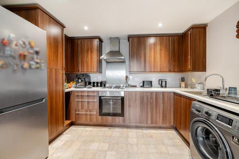 2 bedroom apartment for sale, Bell Court, Merlin Road, Farnborough, GU14