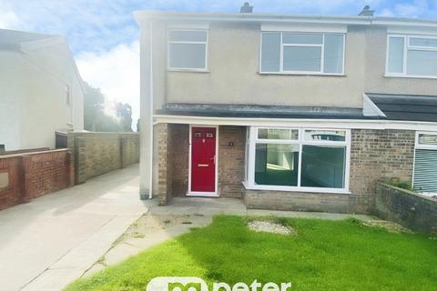 3 bedroom semi-detached house to rent, Heol Mair, Pen-y-bont ar Ogwr, CF31