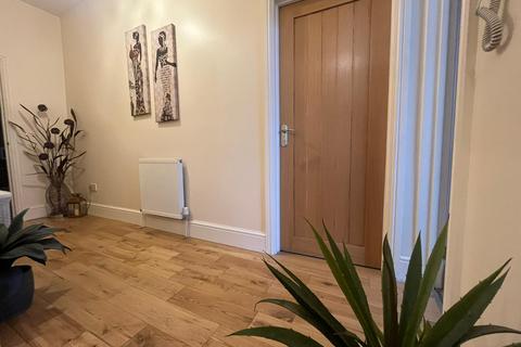 2 bedroom flat to rent, John Street, PORTHCAWL, CF36