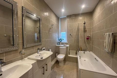 2 bedroom flat to rent, John Street, PORTHCAWL, CF36