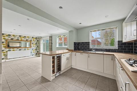 3 bedroom semi-detached house for sale, Rawdon Way, Faringdon, SN7