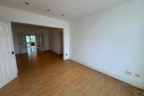 4 bedroom semi-detached house to rent, Cole Valley Road, Birmingham, B28