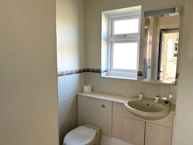 En suite 3 piece shower room