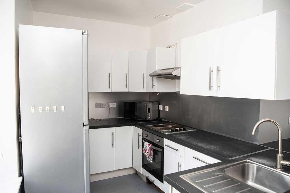 Mutley-Tavern-First-Floor-Flat-Robyn-32-ret.jpg