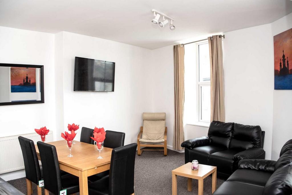 Mutley-Tavern-First-Floor-Flat-Robyn-22.jpg