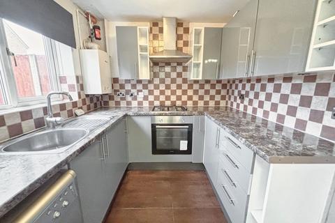 4 bedroom terraced house to rent, Mitcham, CR4