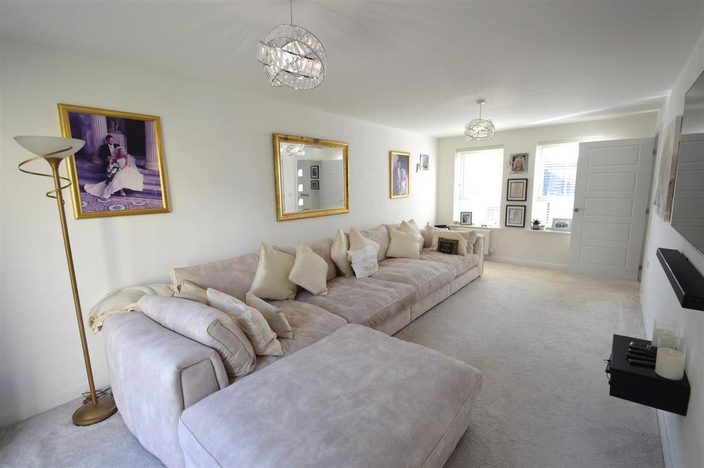 Lounge 2 .JPG