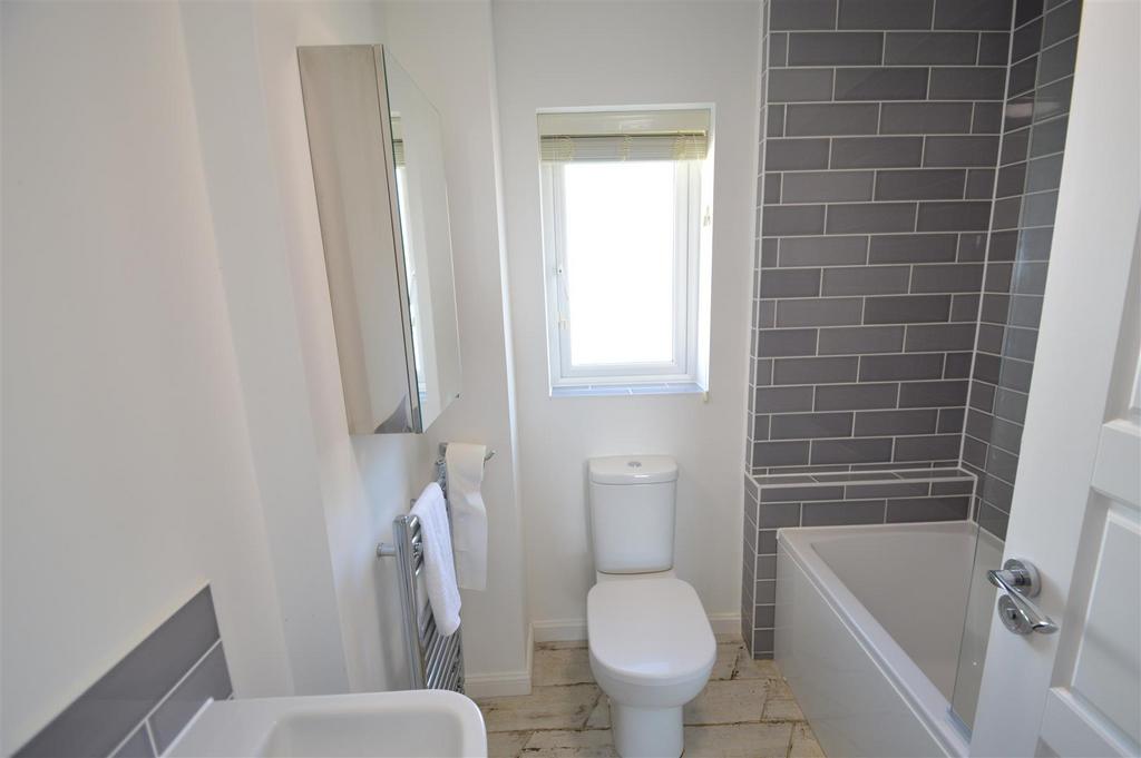 Family bathroom .JPG