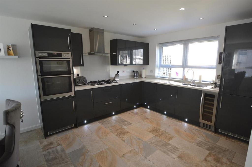 Kitchen .JPG