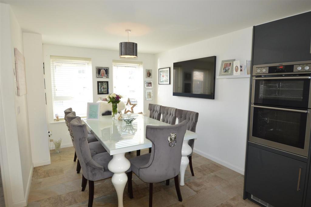 Dining room.JPG