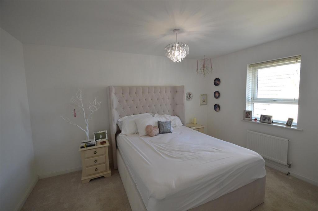 Bedroom 1 .JPG