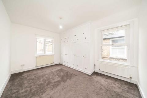 2 bedroom flat to rent, Farlton Road, LONDON SW18