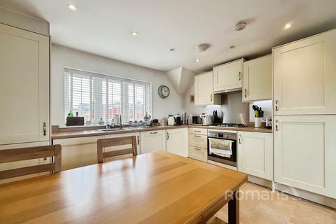 2 bedroom maisonette for sale, Montague Mews, Farnham, Surrey