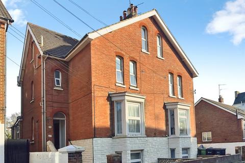 1 bedroom flat to rent, Elphinstone Road, Hampshire PO5