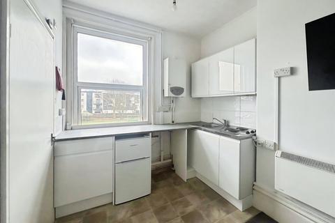 1 bedroom flat to rent, Elphinstone Road, Hampshire PO5