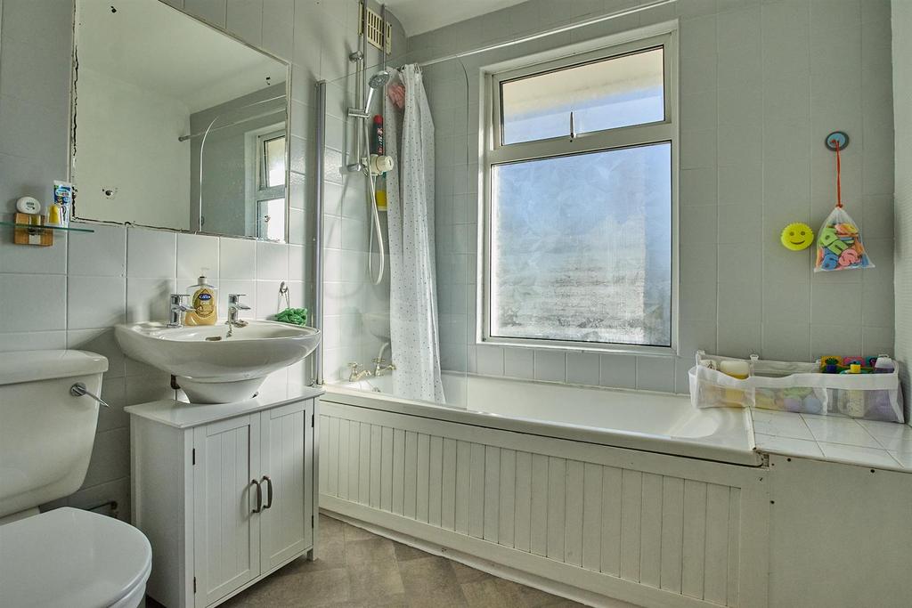Bathroom to Rear