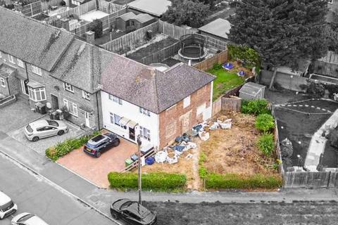 3 bedroom end of terrace house for sale, Barton Way, Borehamwood WD6
