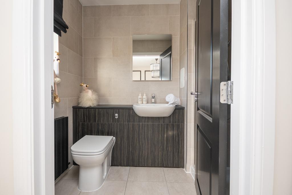 Bedroom 2 En-Suite